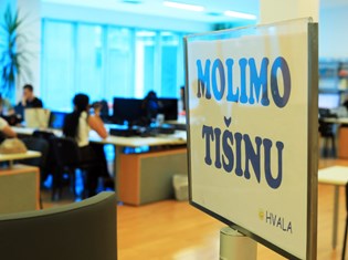 studenti_knjiznica2-100626.jpg
